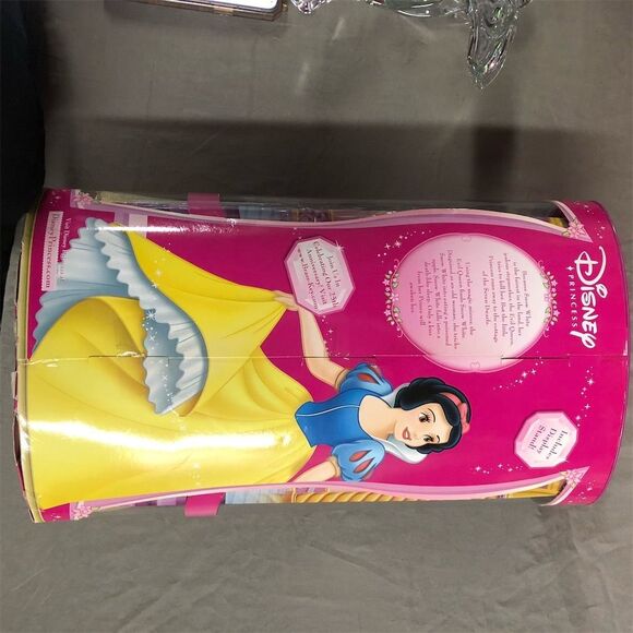 Disney Princess Snow White Porcelain Doll Brass Key Reflections 2006 12 inch - Picture 4 of 5